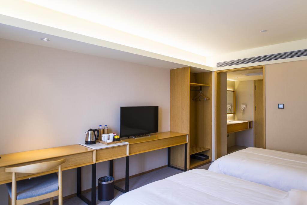 Ji Jiading Qinghe Road 4*