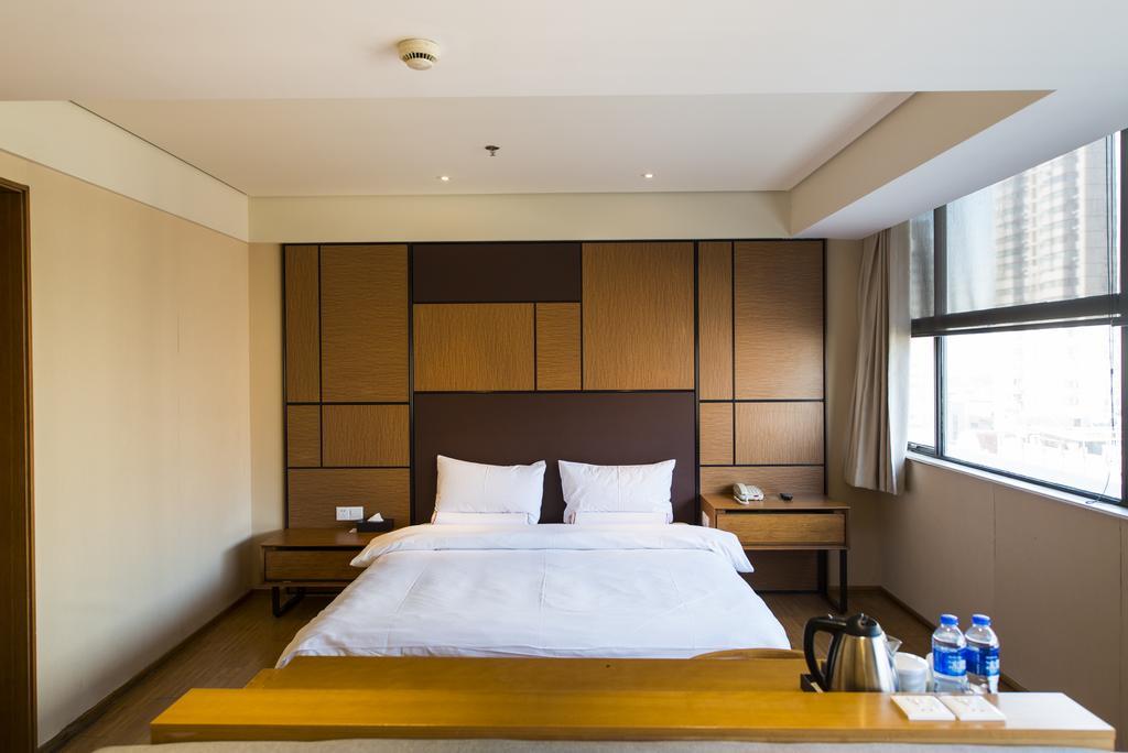 Ji Jiading Qinghe Road Hotel 4*